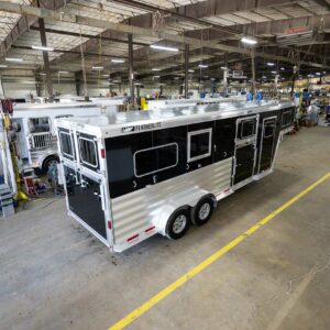 Gooseneck horse trailer Model 9500 in production plant